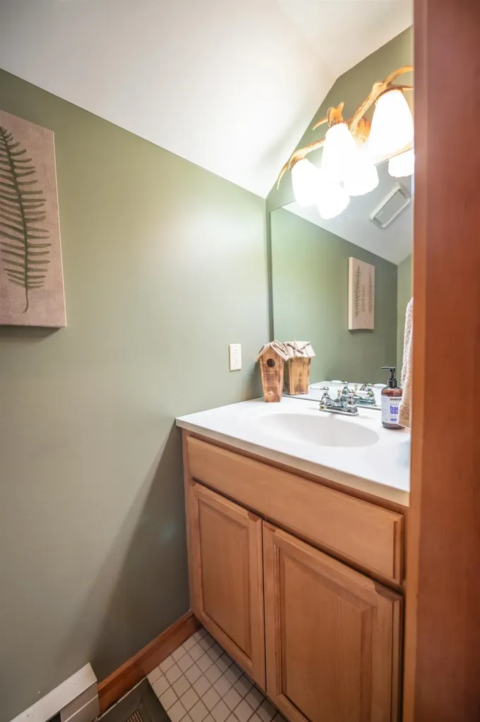 16 Tenth Lane Wilmington VT 05363