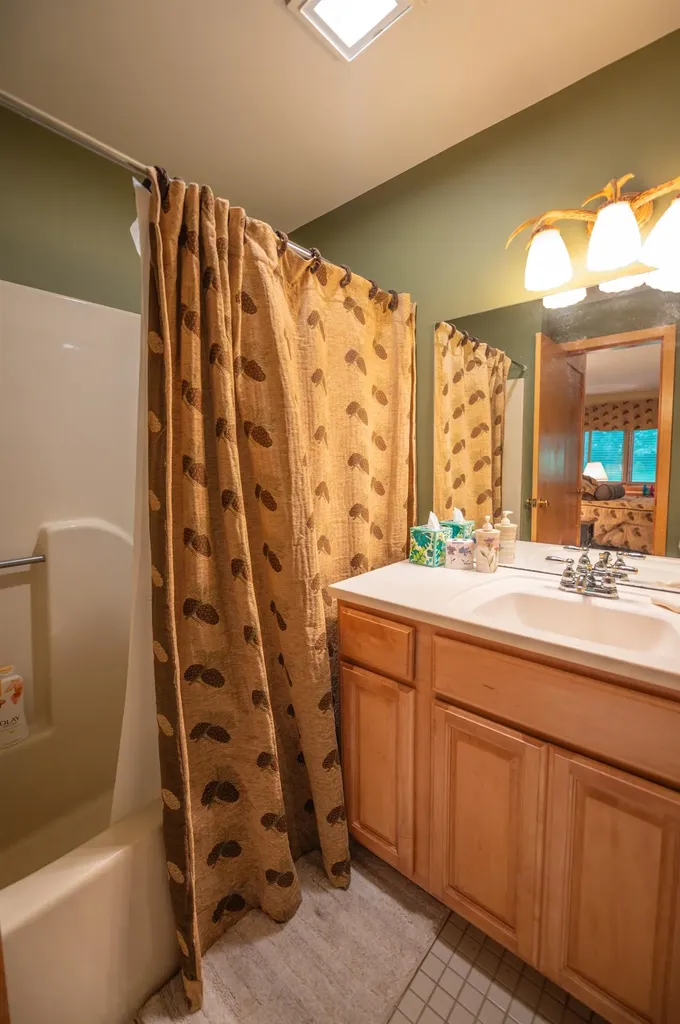 16 Tenth Lane Wilmington VT 05363