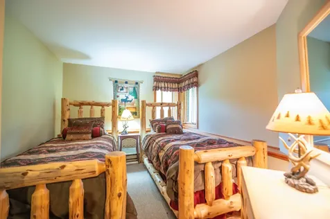 16 Tenth Lane Wilmington VT 05363