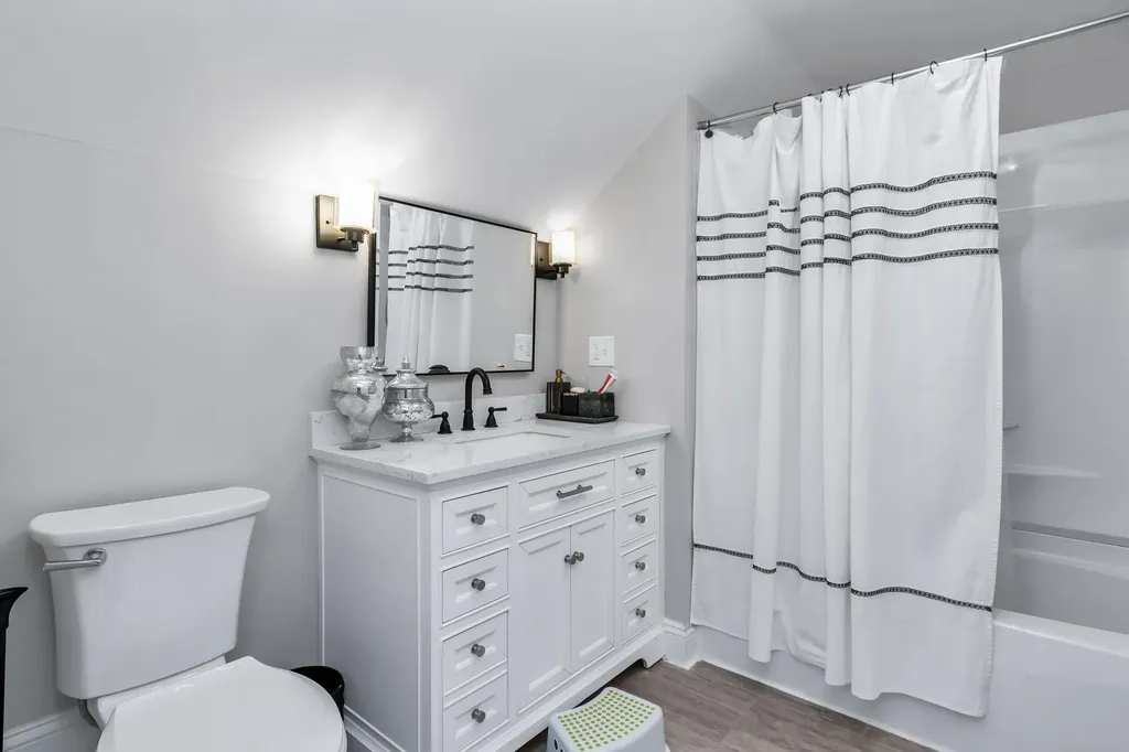 24 Jefferson Street Derry NH 03038