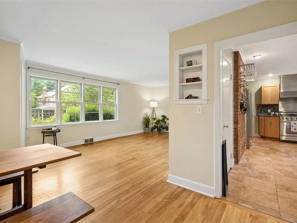 10 Crescent Road Burlington VT 05401