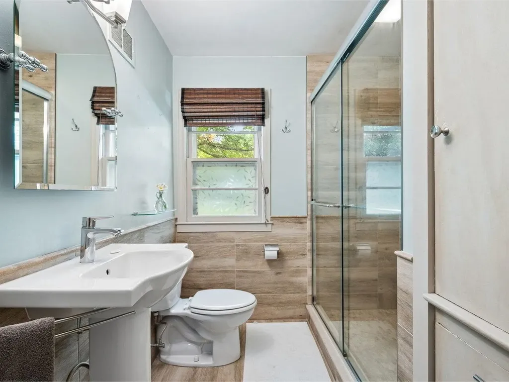 10 Crescent Road Burlington VT 05401