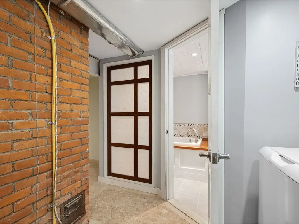 10 Crescent Road Burlington VT 05401