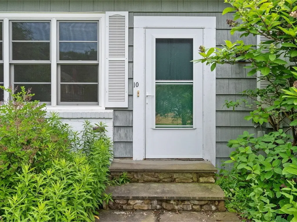 10 Crescent Road Burlington VT 05401