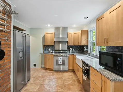 10 Crescent Road Burlington VT 05401