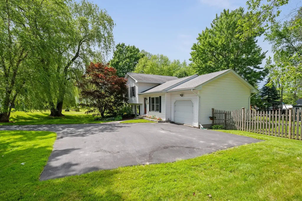 60 Savage Court Williston VT 05495