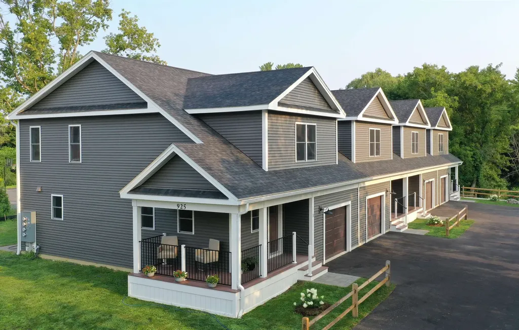 925 Falls Road Shelburne VT 05482