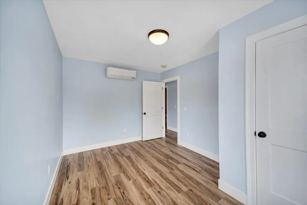 925 Falls Road Shelburne VT 05482