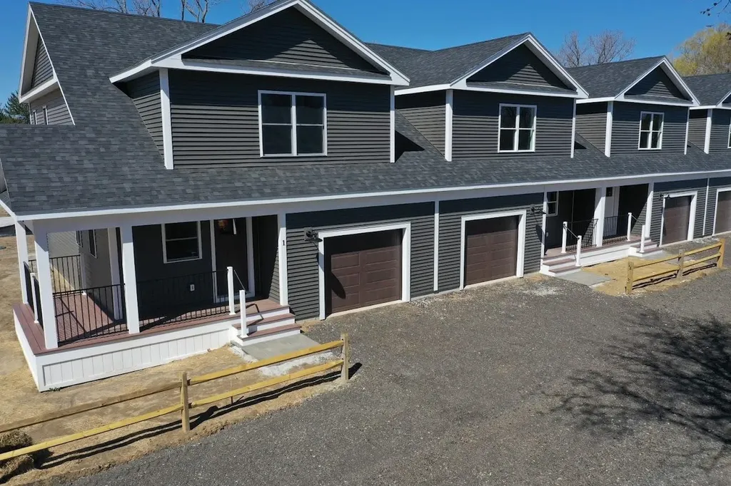 925 Falls Road Shelburne VT 05482