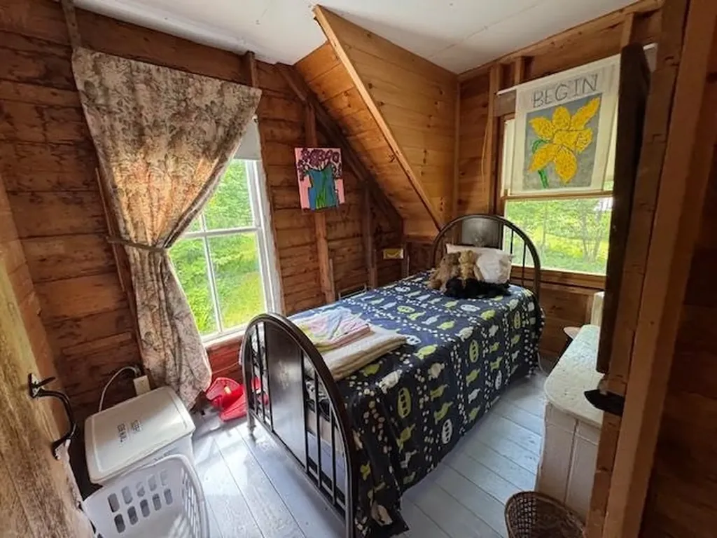 49 North Randolph Road Greensboro VT 05841