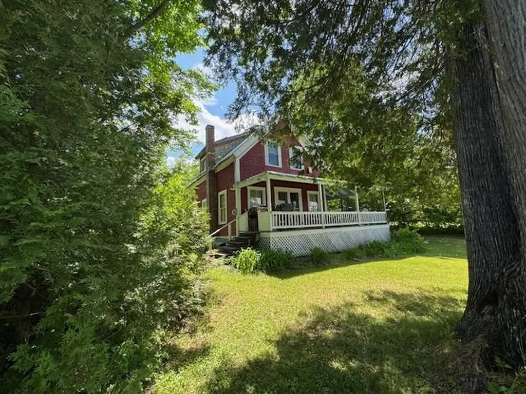 49 North Randolph Road Greensboro VT 05841