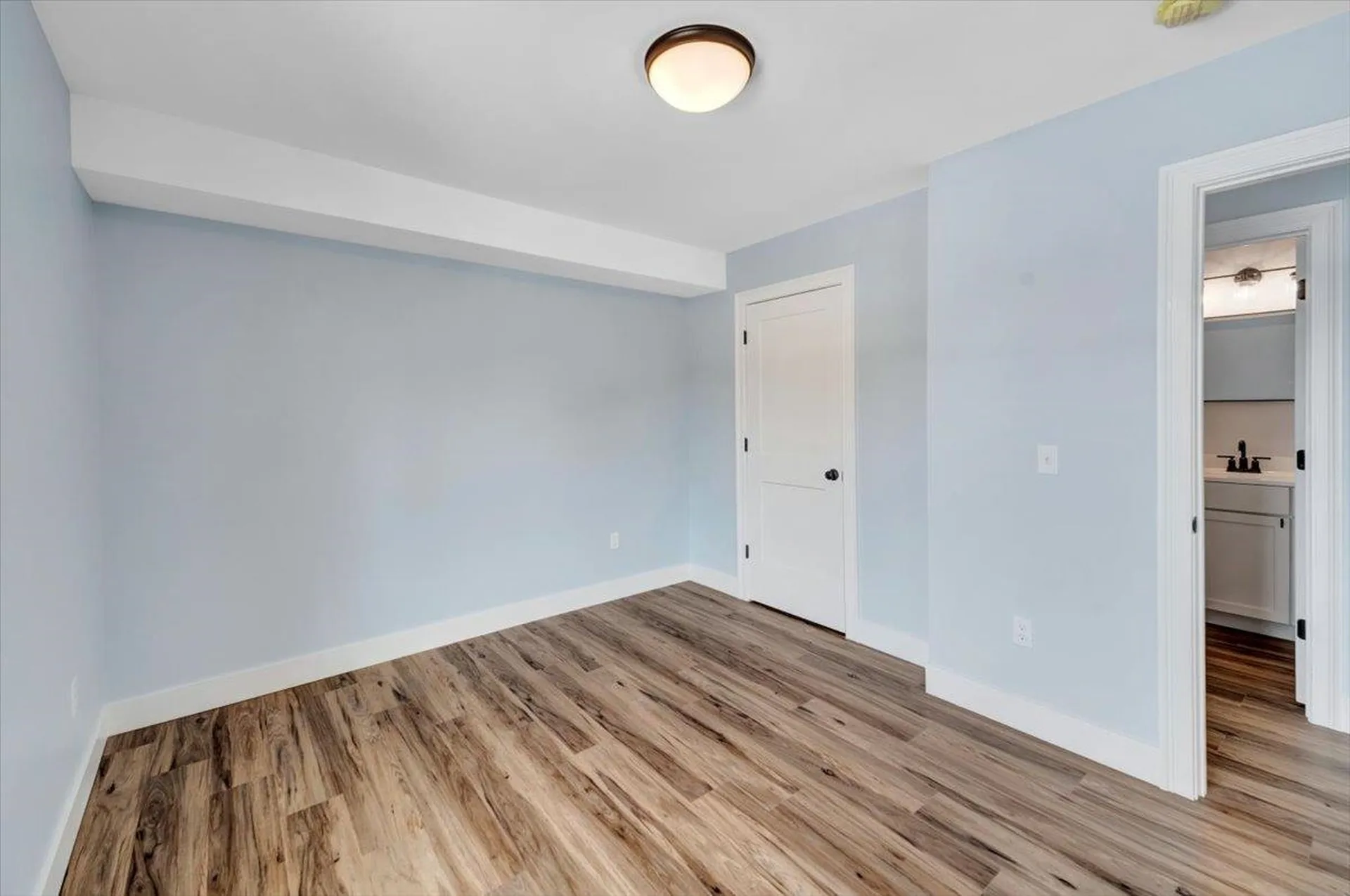 925 Falls Road Shelburne VT 05482