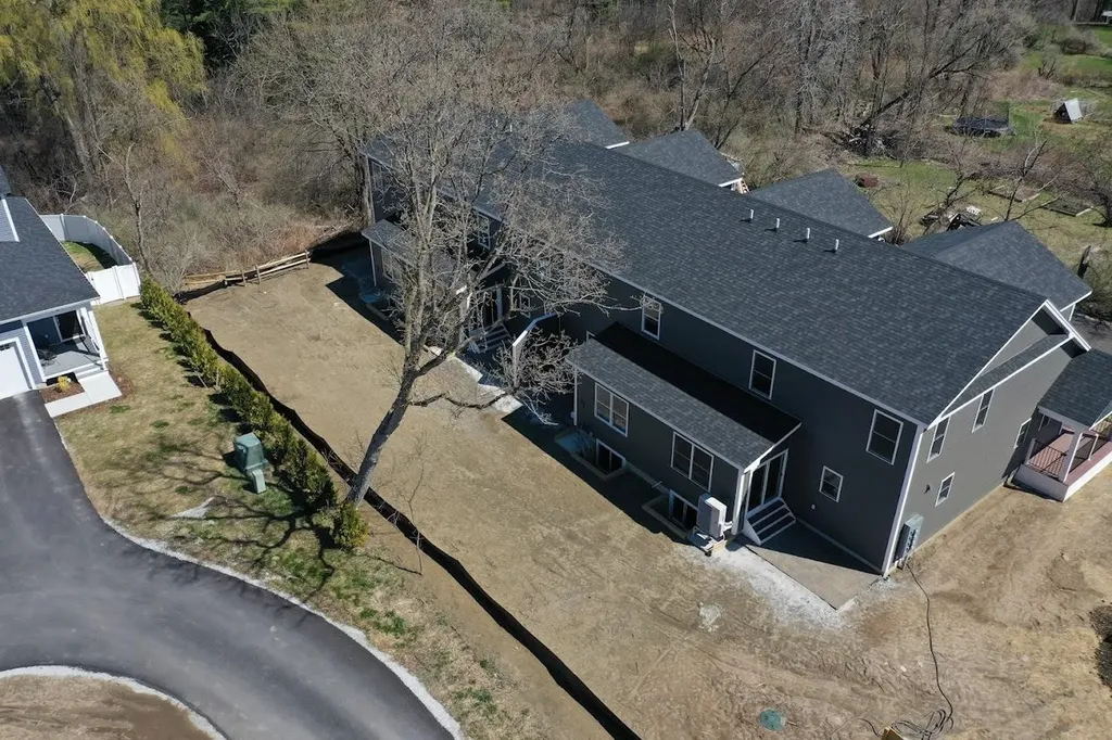 925 Falls Road Shelburne VT 05482