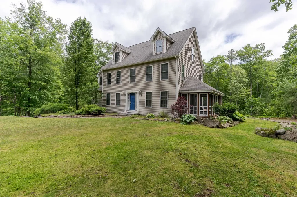 17 Stanley Pond Drive Rochester NH 03839