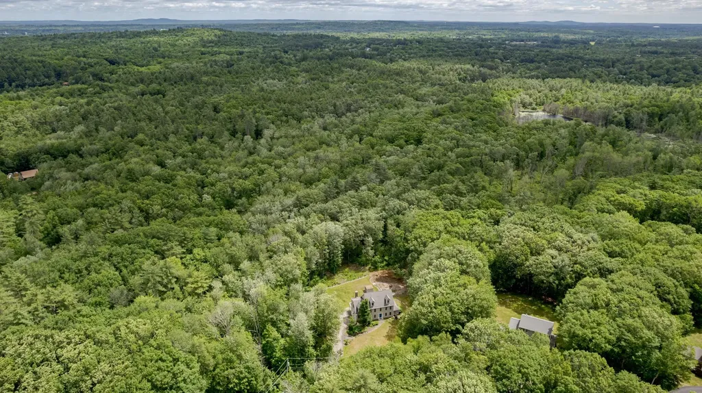 17 Stanley Pond Drive Rochester NH 03839