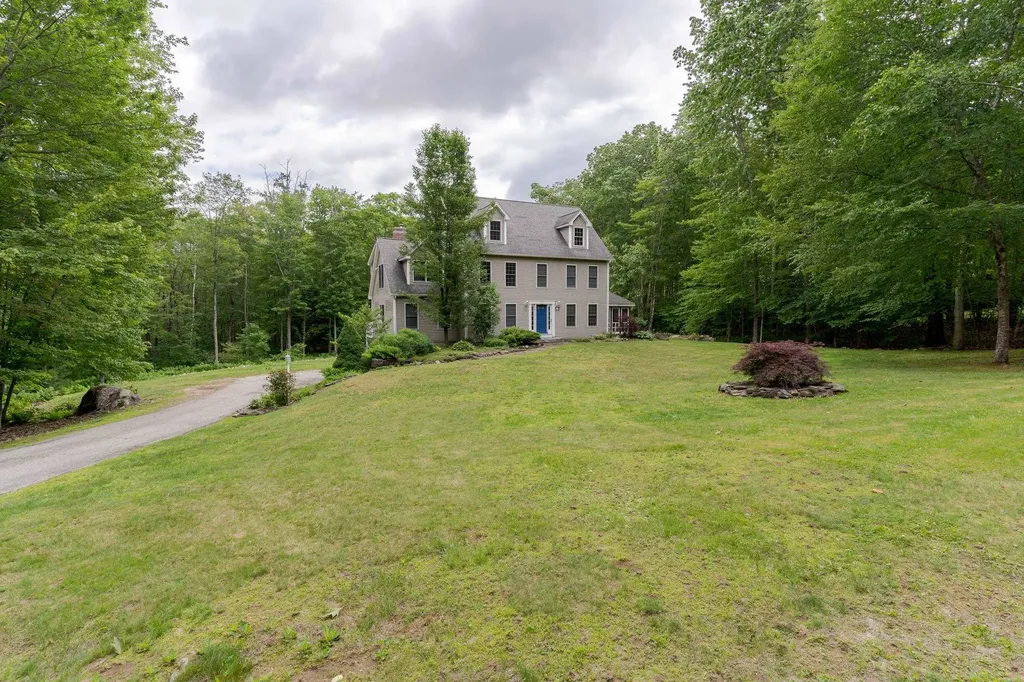 17 Stanley Pond Drive Rochester NH 03839