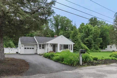 3 Mooreland Avenue Concord NH 03301