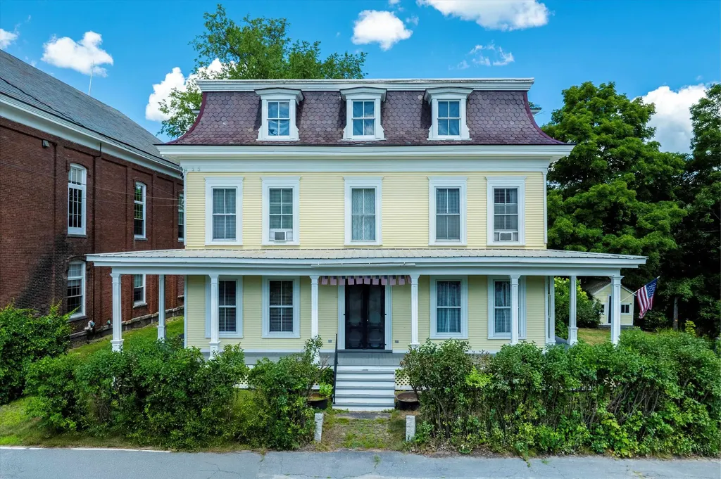 534 Elm Street Chester VT 05143