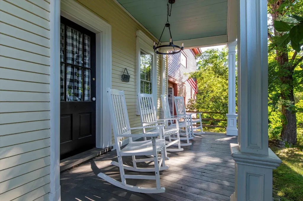 534 Elm Street Chester VT 05143