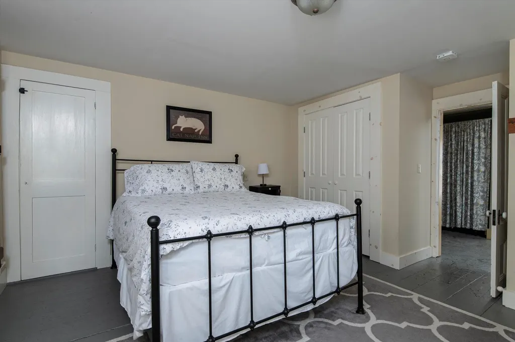 534 Elm Street Chester VT 05143