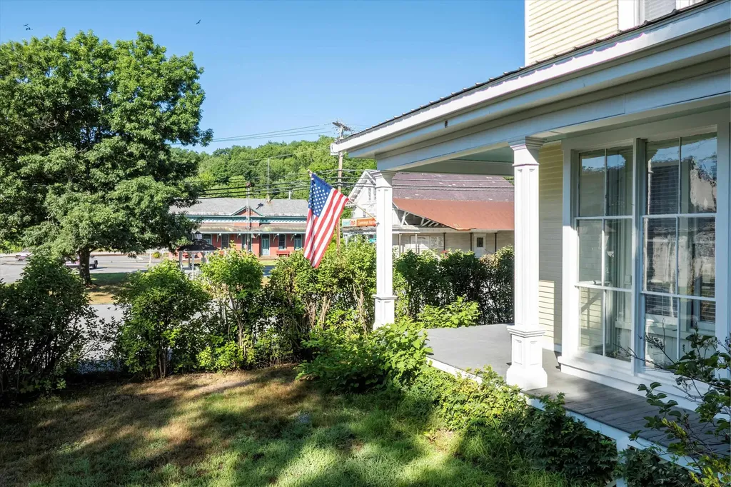 534 Elm Street Chester VT 05143