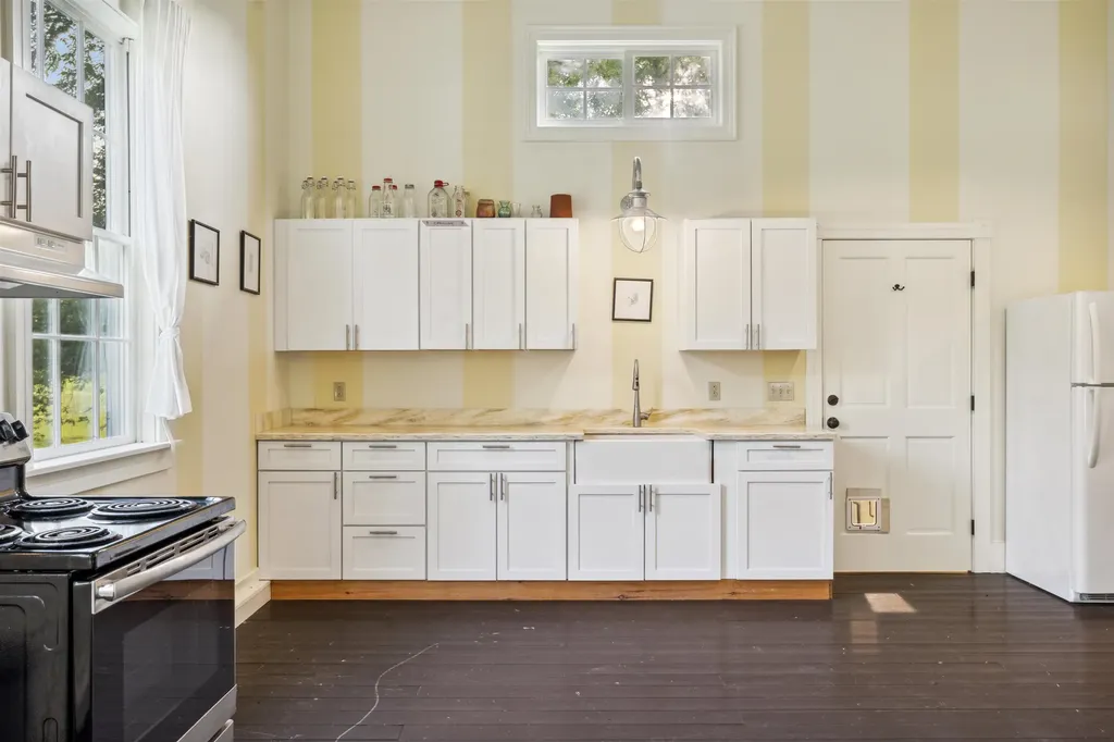 2589 W. Sandgate Road Sandgate VT 05250