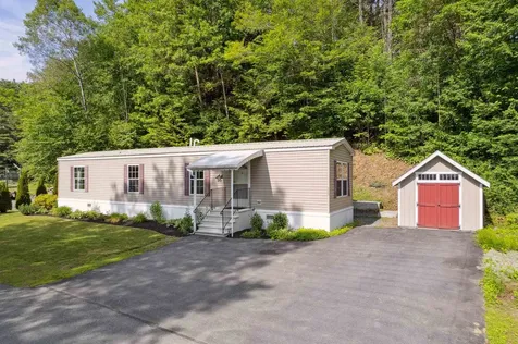 16 Maxfield Lane Hartland VT 05001