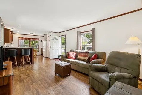 16 Maxfield Lane Hartland VT 05001