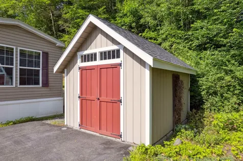 16 Maxfield Lane Hartland VT 05001