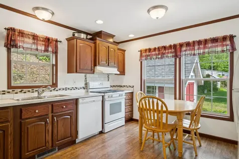16 Maxfield Lane Hartland VT 05001