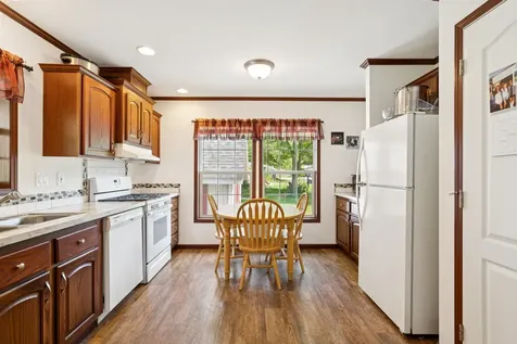 16 Maxfield Lane Hartland VT 05001