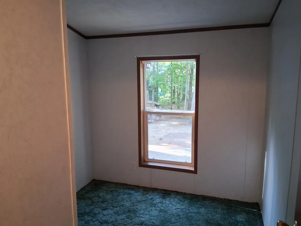 24 Flynn Lane Tamworth NH 03886