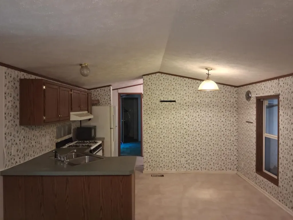 24 Flynn Lane Tamworth NH 03886