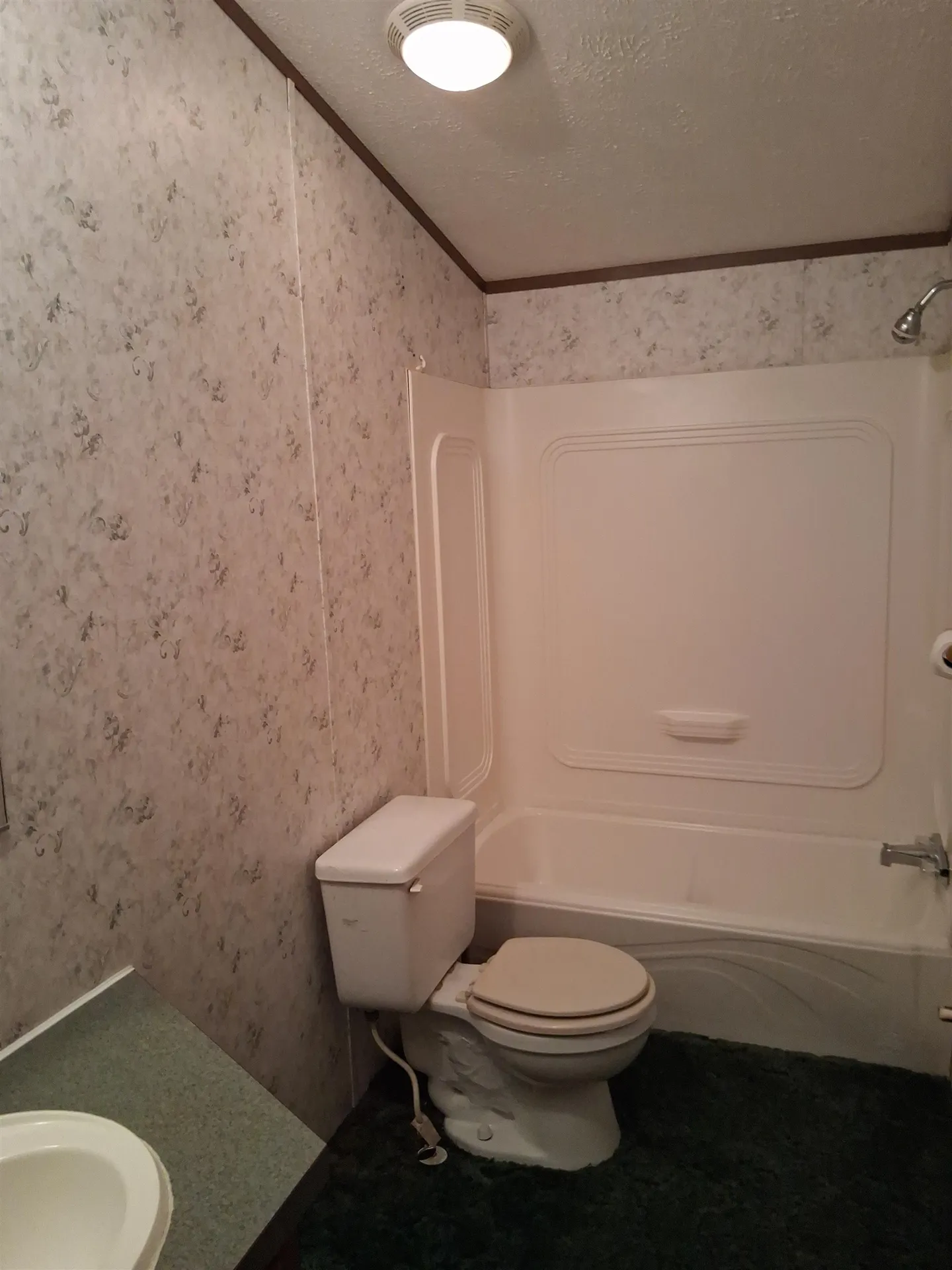 24 Flynn Lane Tamworth NH 03886