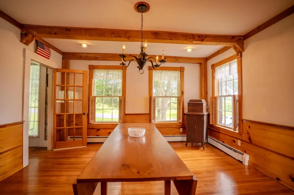 125 South Main Street Peacham VT 05862