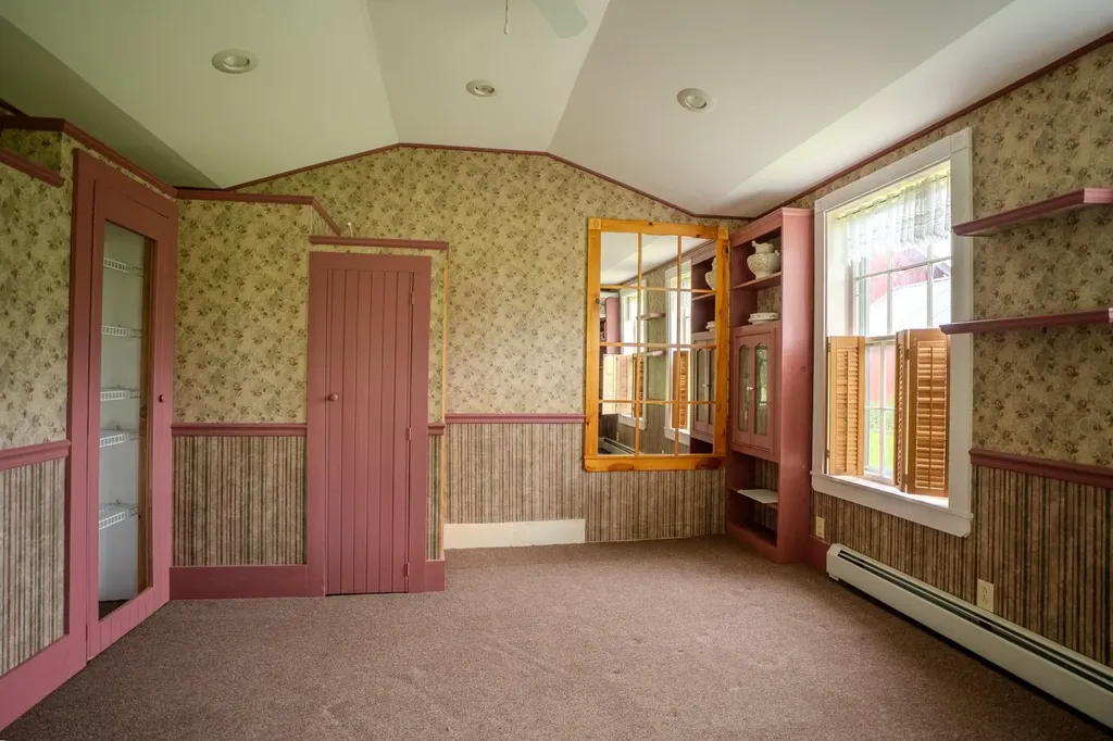 125 South Main Street Peacham VT 05862