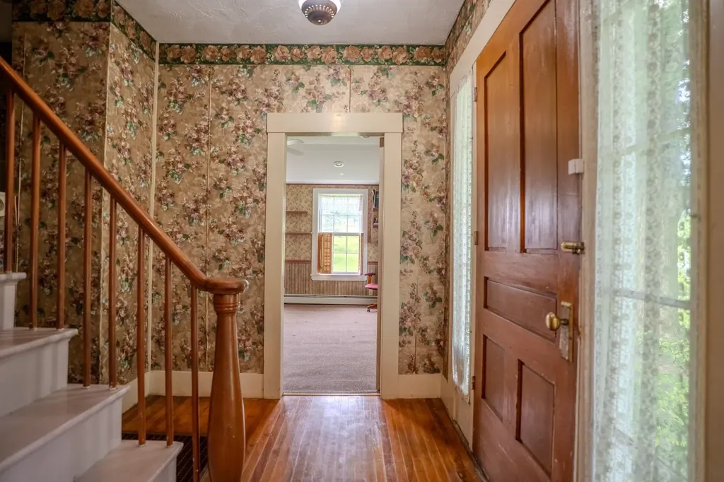 125 South Main Street Peacham VT 05862