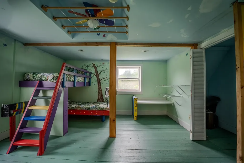 125 South Main Street Peacham VT 05862