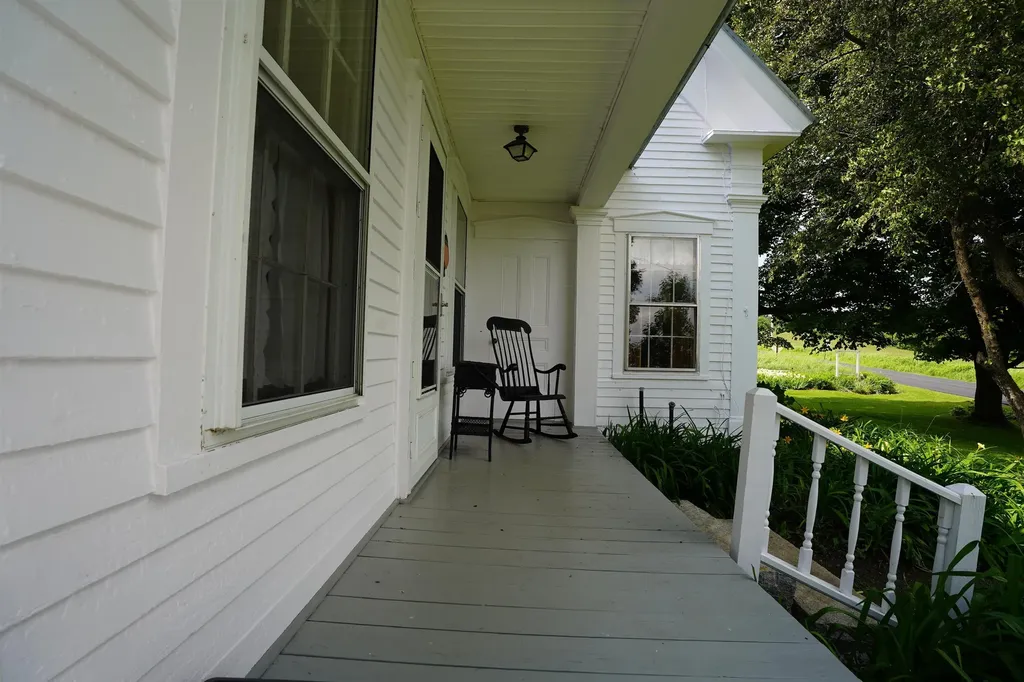 125 South Main Street Peacham VT 05862