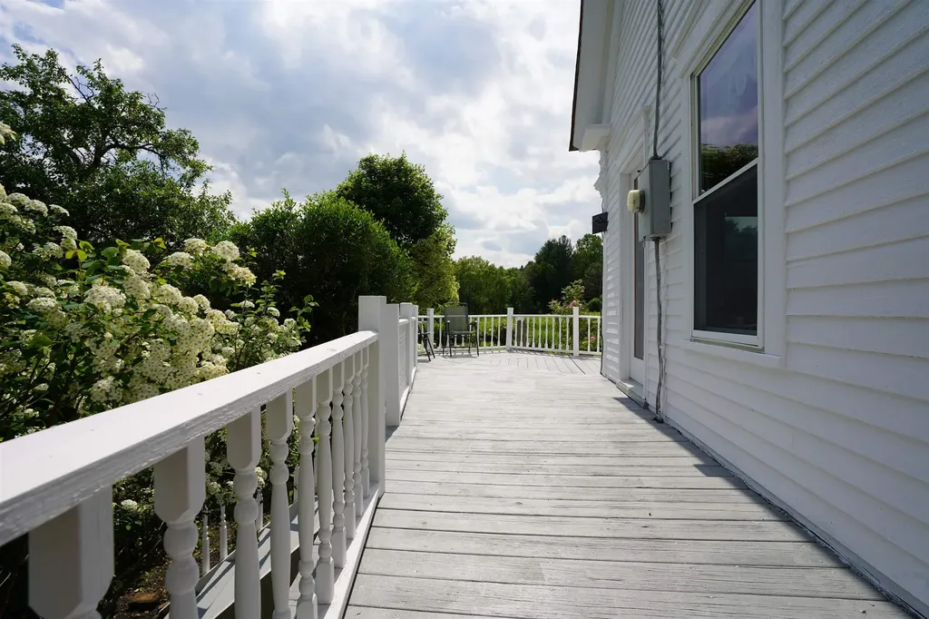 125 South Main Street Peacham VT 05862