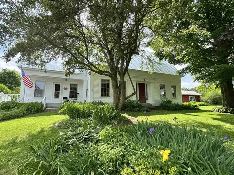 125 South Main Street Peacham VT 05862