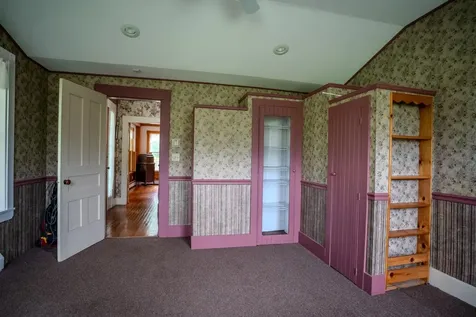 125 South Main Street Peacham VT 05862