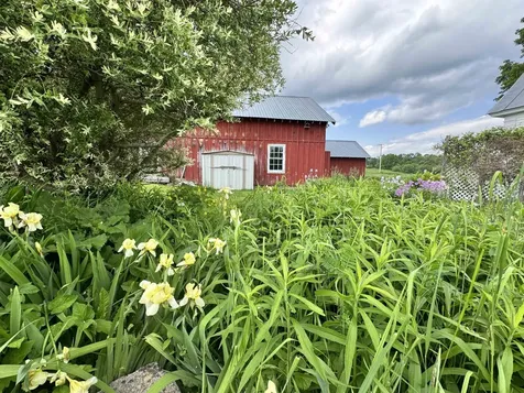 125 South Main Street Peacham VT 05862