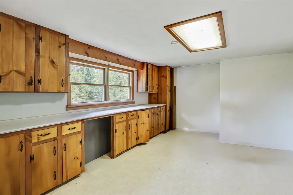 1435 Dexter Mountain Road Glover VT 05839