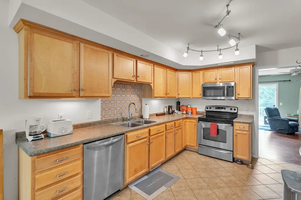 6 Brittany Lane St. Albans Town VT 05478