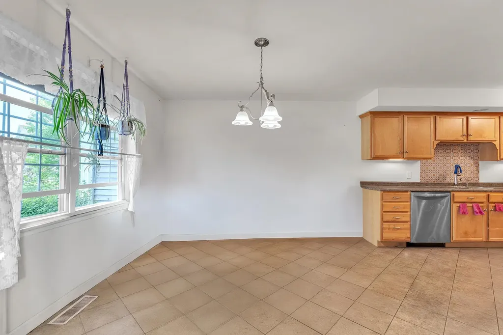 6 Brittany Lane St. Albans Town VT 05478