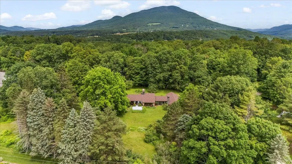 92 Coventry Lane Manchester VT 05255