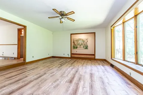48 Mary Ann Avenue Salem NH 03079