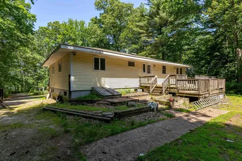 48 Mary Ann Avenue Salem NH 03079