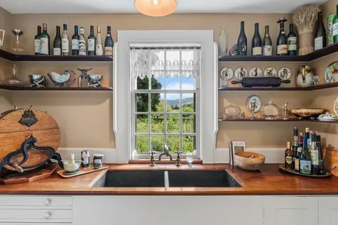 594 Nh Route 10 Orford NH 03777